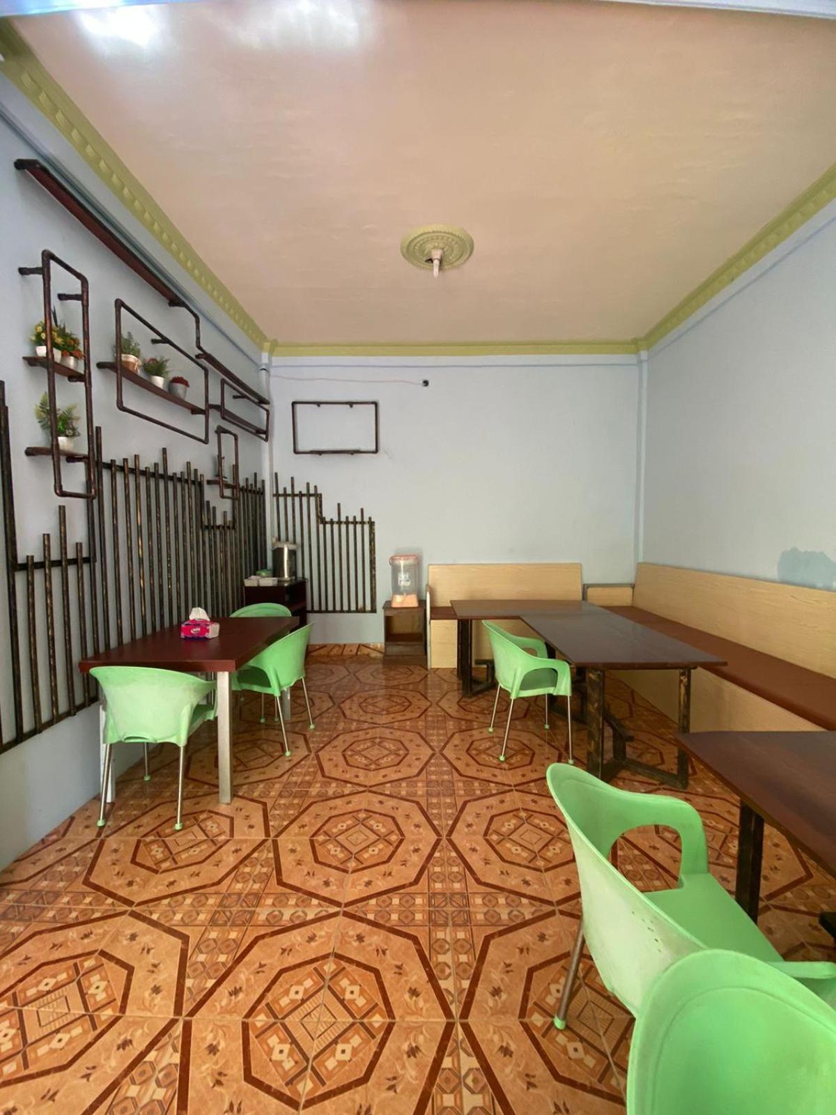 Kurnia Family Homestay & Restaurant! Huu Eksteriør bilde