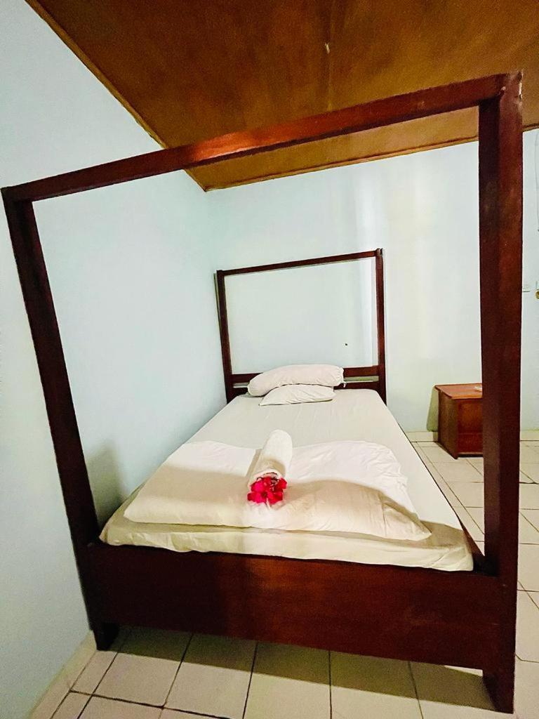 Kurnia Family Homestay & Restaurant! Huu Eksteriør bilde
